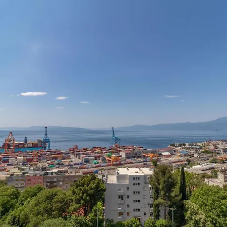 Apartamento Amazing In With House Sea View