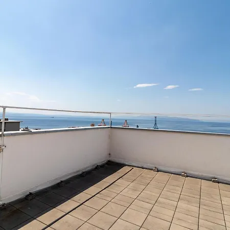 Amazing In With House Sea View *