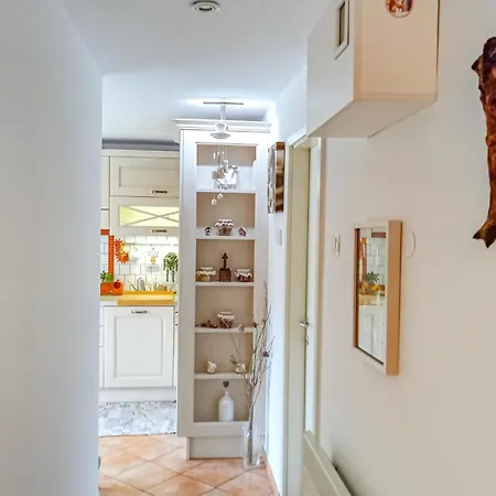 Apartment 1 Bedroom In